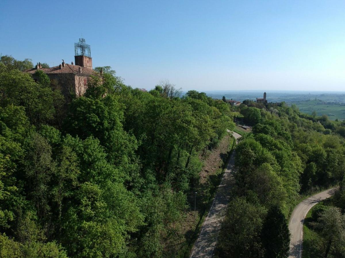 Belvilla By Oyo Castello Di Robella Esterno foto